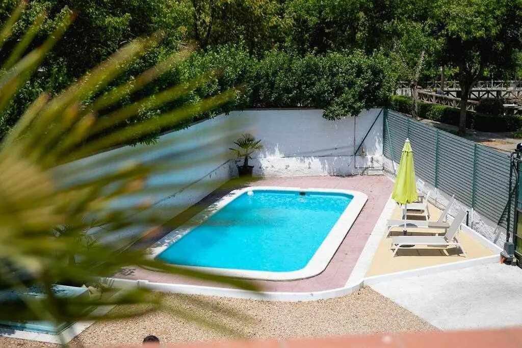 Newly Renovated Room W Pool & Bikeparking Gerona Spanien