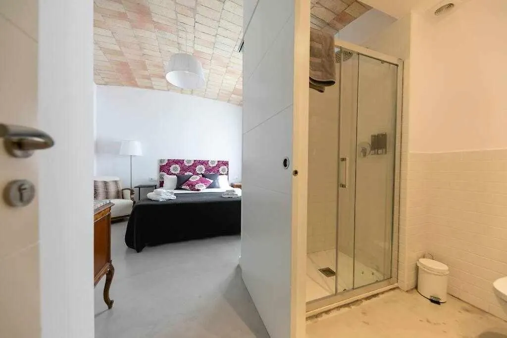 Newly Renovated Room W Pool & Bikeparking Girona 0*,  Spain