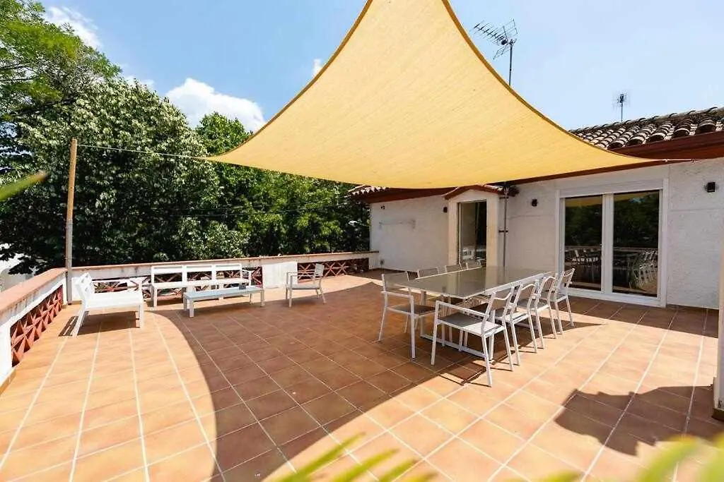 Newly Renovated Room W Pool & Bikeparking Girona Guest house