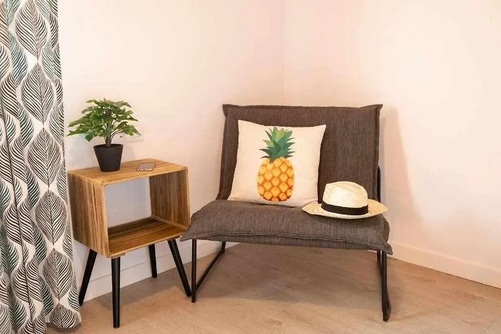 Guest house Newly Renovated Room W Pool & Bikeparking Girona Spain