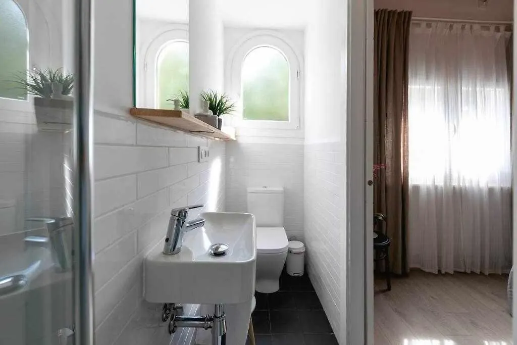 Guest house Newly Renovated Room W Pool & Bikeparking Girona Spain