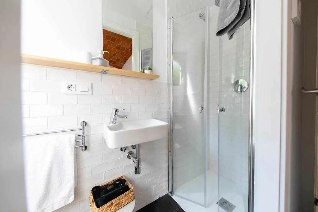 Newly Renovated Room W Pool & Bikeparking Girona