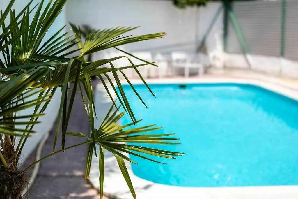 Newly Renovated Room W Pool & Bikeparking Girona