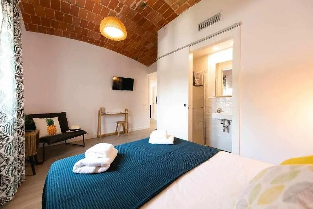 Newly Renovated Room W Pool & Bikeparking Girona 0*,  Spagna