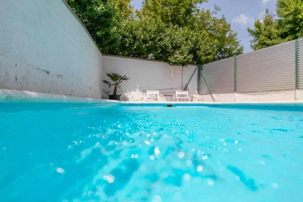 Newly Renovated Room W Pool & Bikeparking Girona Affittacamere