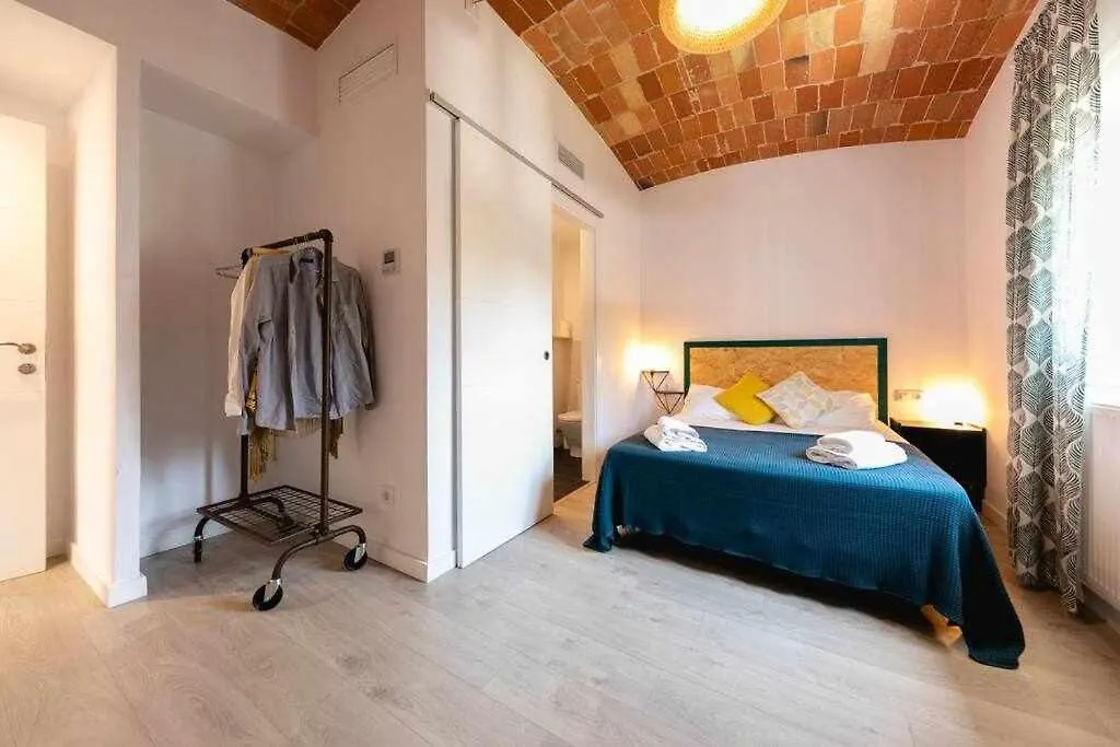 Newly Renovated Room W Pool & Bikeparking Girona